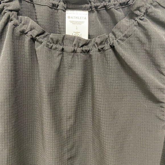 Athleta Large Levitate Run tank w pull string in back Black exercize top $99 - Picture 4 of 8